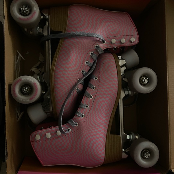 Rollerskates. - Picture 1 of 2